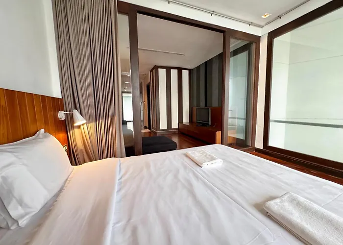 H De Silom Apartment *